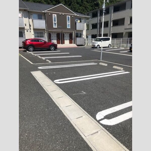 現地周辺 (駐車場)