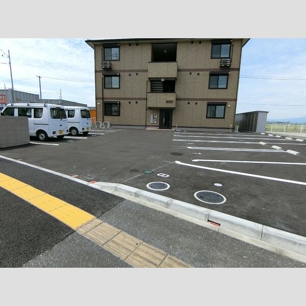 駐車場 (駐車場)