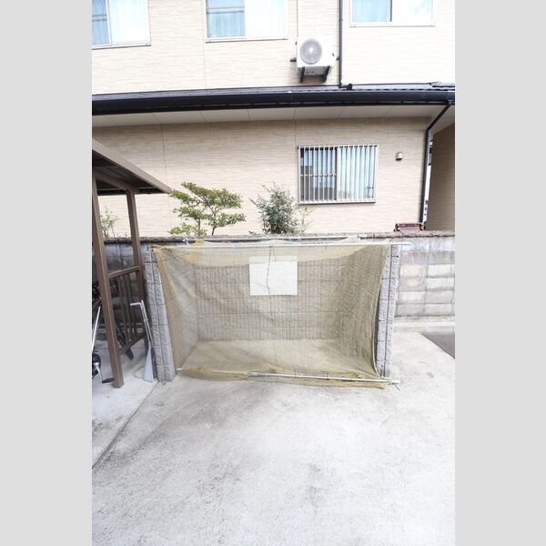現地周辺 (ごみ置き場)