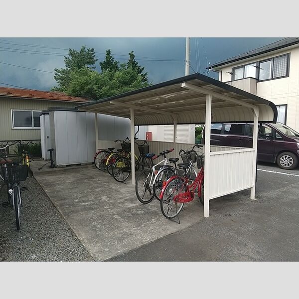 現地周辺 (ヴィステリア駐輪場)