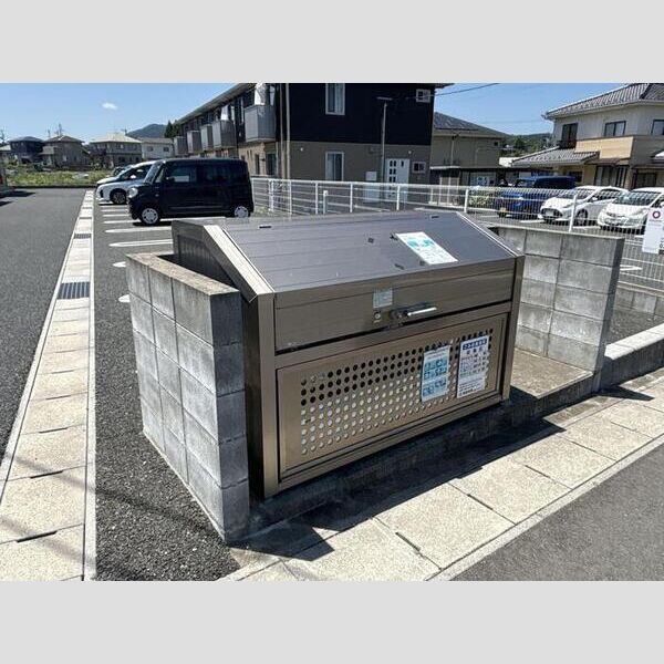 現地周辺 (ゴミ置き場)