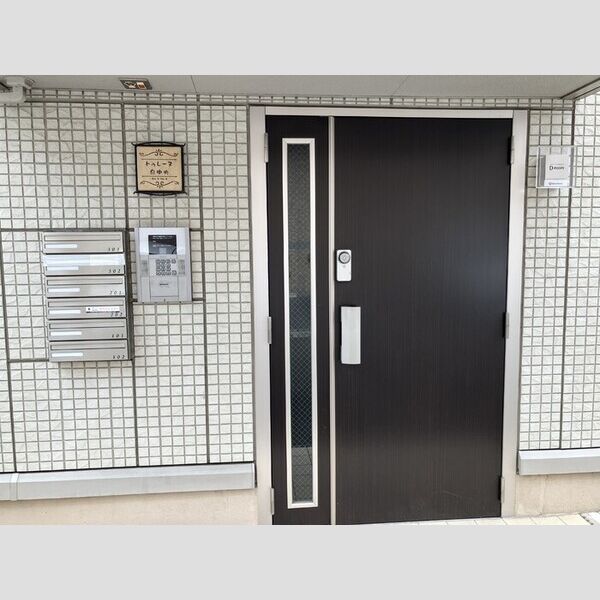 エントランス (エントランス)