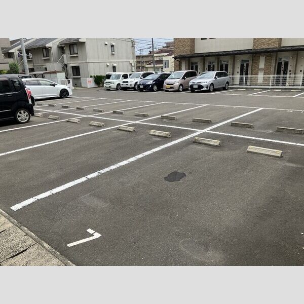 駐車場 (駐車場)