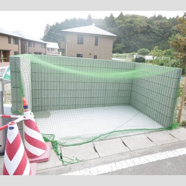 現地周辺 (ゴミ置き場)