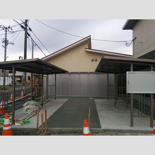 現地周辺 (駐輪場)