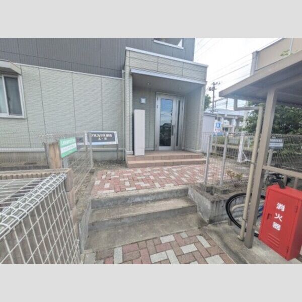 エントランス (エントランス)