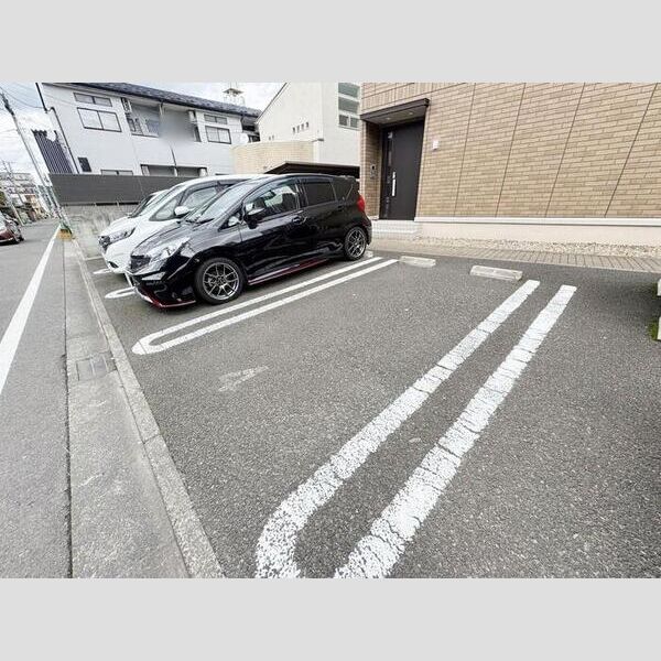 駐車場 (駐車場)