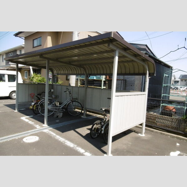 現地周辺 (駐輪場)