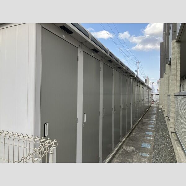 現地周辺 (物置き)