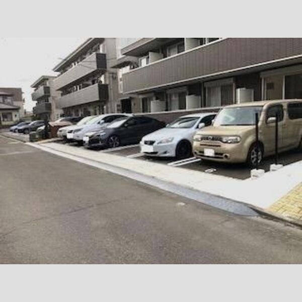 駐車場 (駐車場)