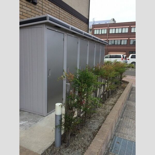 現地周辺 (物置(一部屋一台ございます))