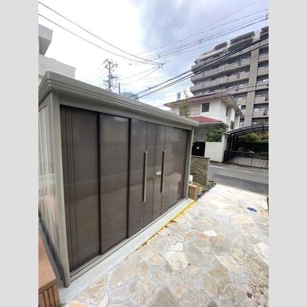 現地周辺 (ゴミ置き場)
