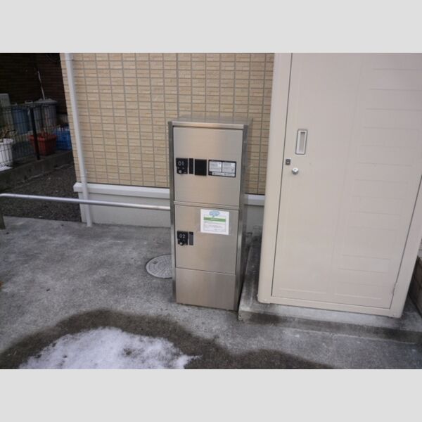 エントランス (宅配BOX)
