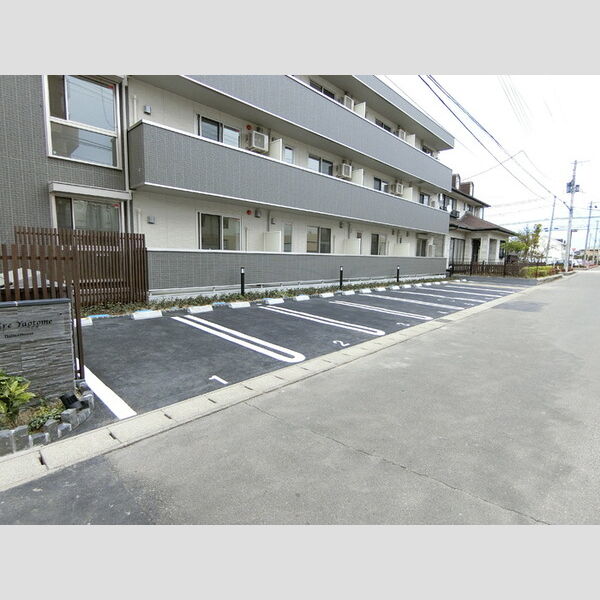 駐車場 (駐車場)