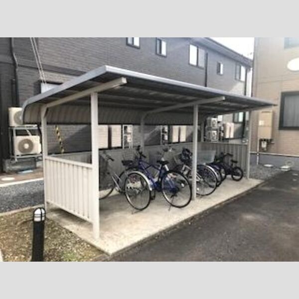 現地周辺 (駐輪場)