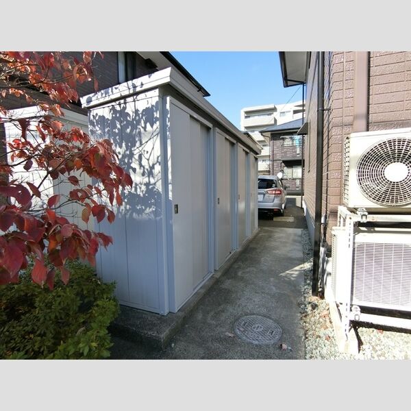 現地周辺 (物置)