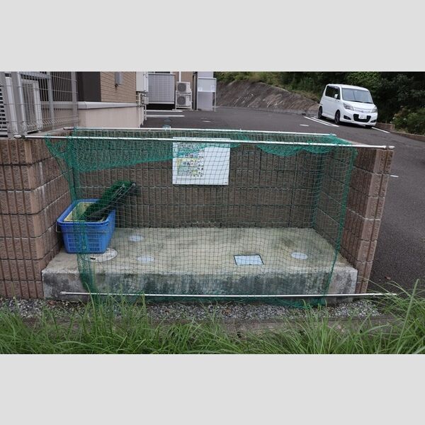 現地周辺 (ゴミ置き場)