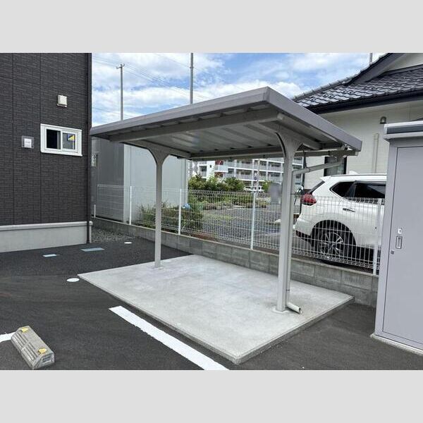 現地周辺 (駐輪場)