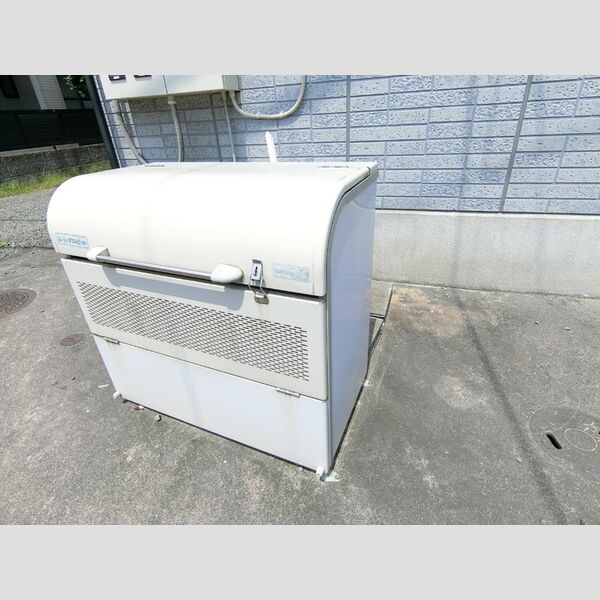 現地周辺 (ゴミ置場)