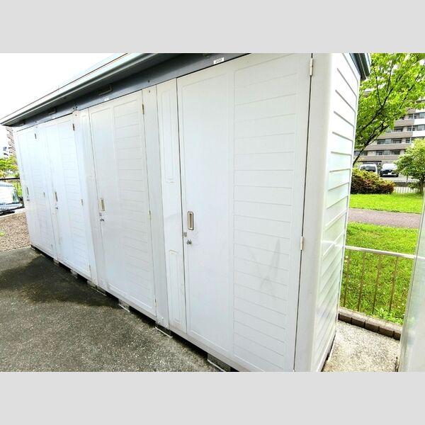 現地周辺 (物置)