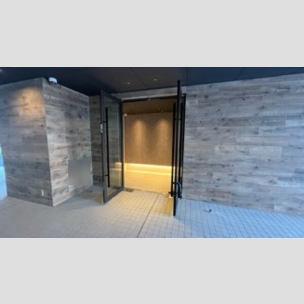 エントランス (エントランス)