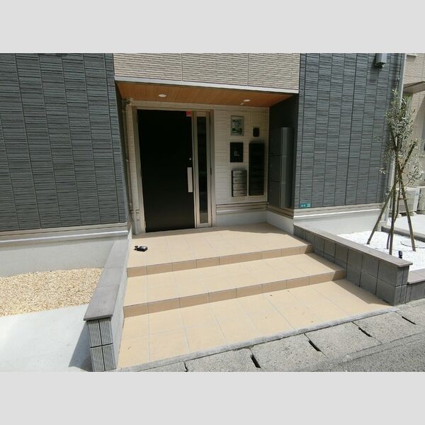 エントランス (エントランス)