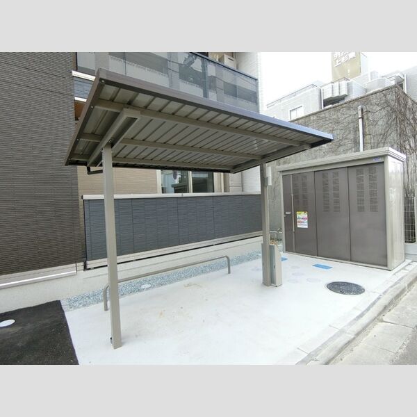 現地周辺 (駐輪場)