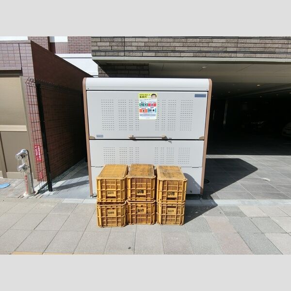 現地周辺 (ゴミ置き場)