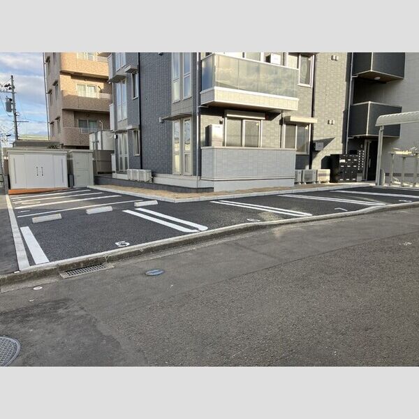 駐車場 (駐車場)