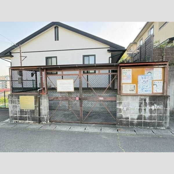 現地周辺 (ゴミ置き場)