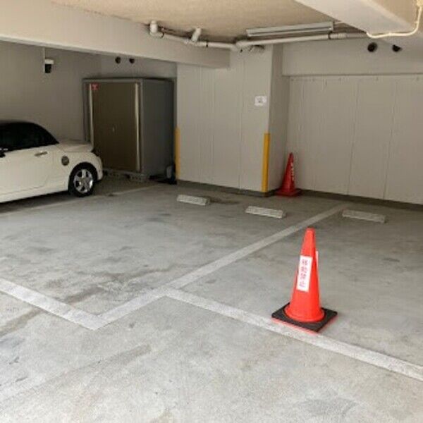 駐車場 (駐車場)