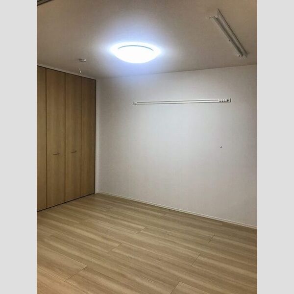 その他 (洋室)