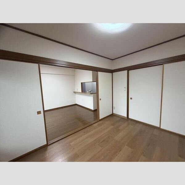 その他 (洋室)