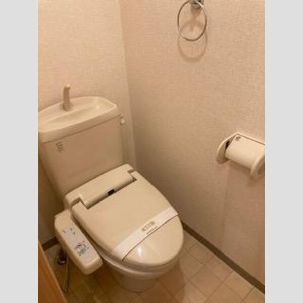 トイレ (トイレ)
