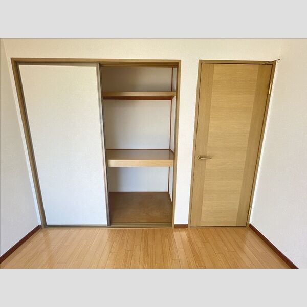 収納 (物入)