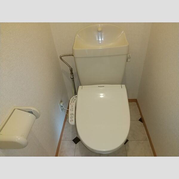 トイレ (A101　トイレ(温水洗浄便座付))