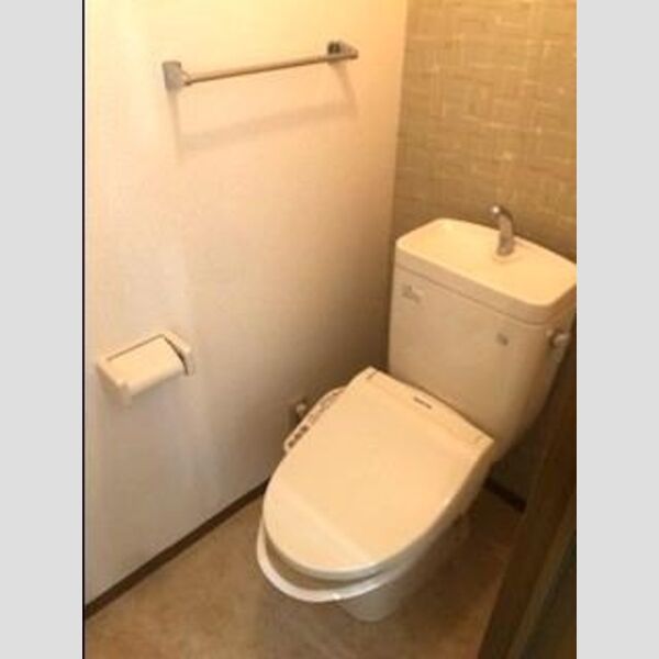 トイレ (トイレ)