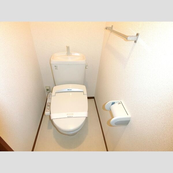 トイレ (トイレ)