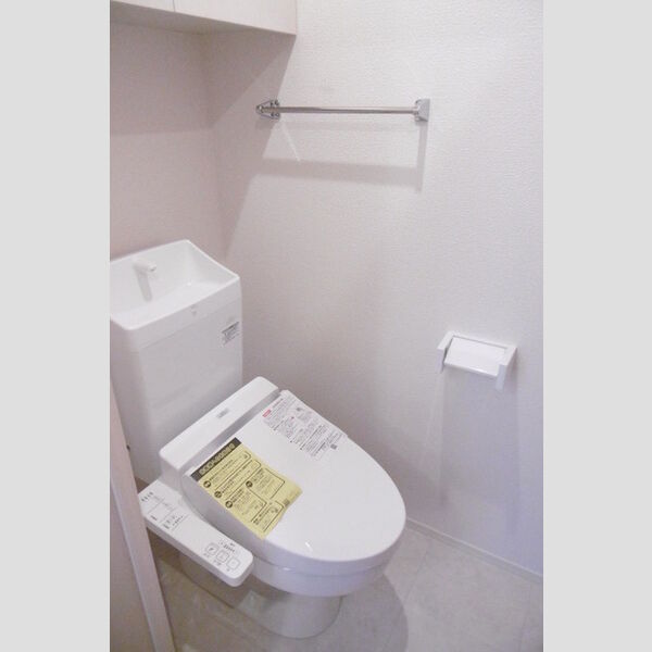 トイレ (トイレ)