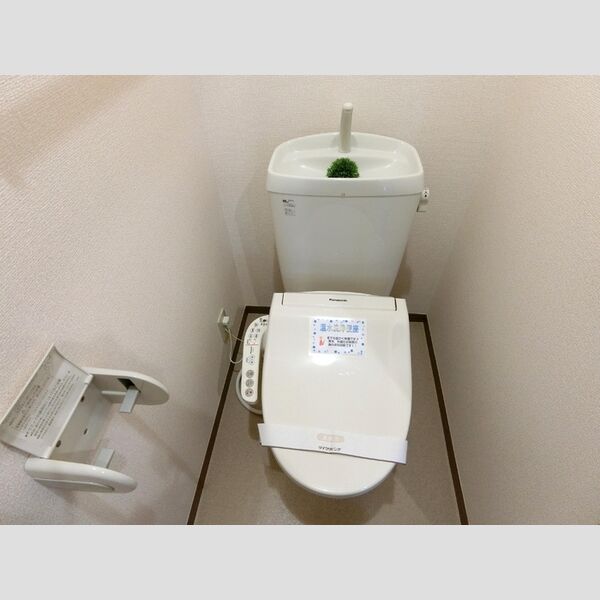 トイレ (トイレ)