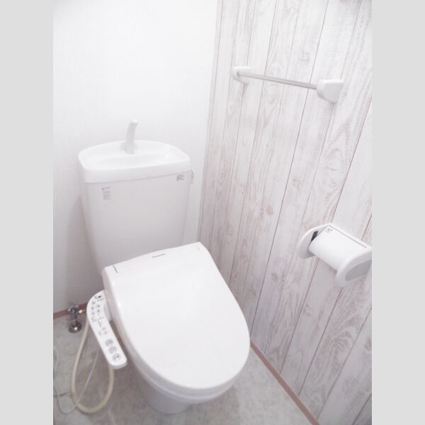 トイレ (トイレ)