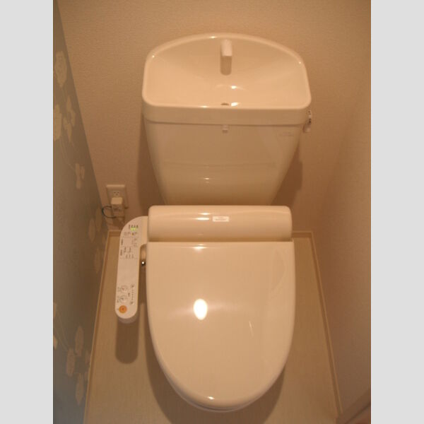 トイレ (トイレ)