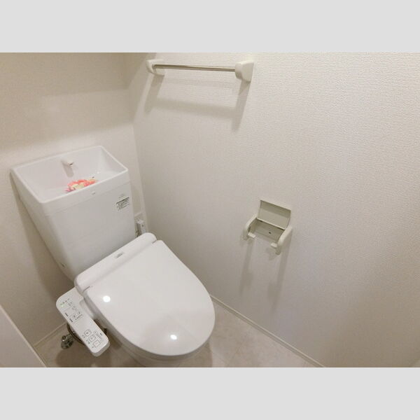 トイレ (トイレ)