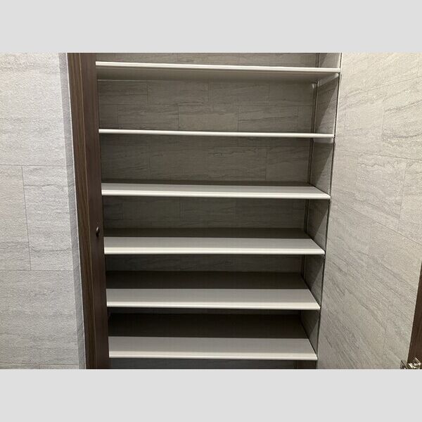 玄関 (シューズクローク)