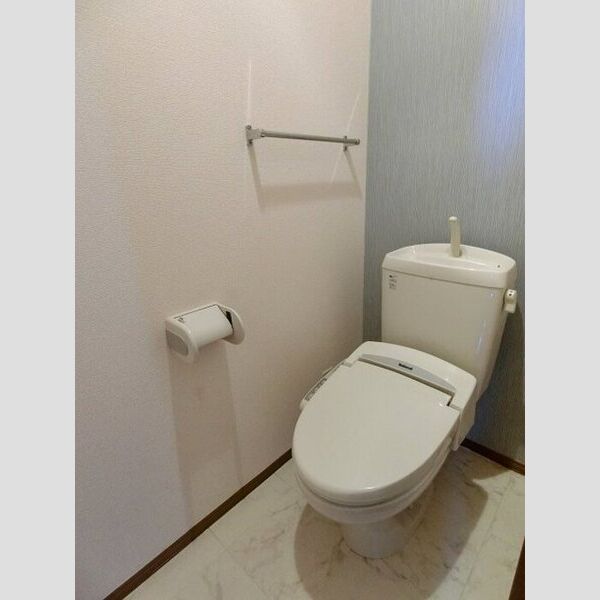 トイレ (トイレ)