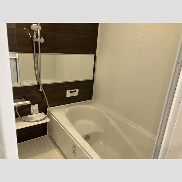 バス (追い焚き機能付き浴室)