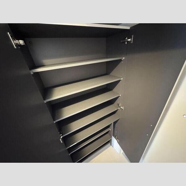 玄関 (シューズボックス)