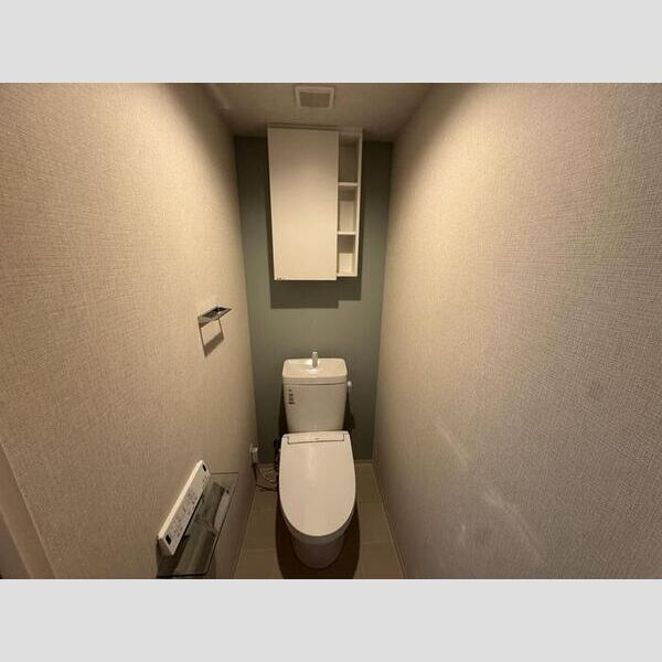 トイレ (温水洗浄暖房便座)