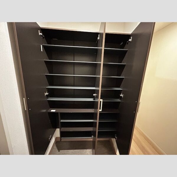 玄関 (シューズボックス)