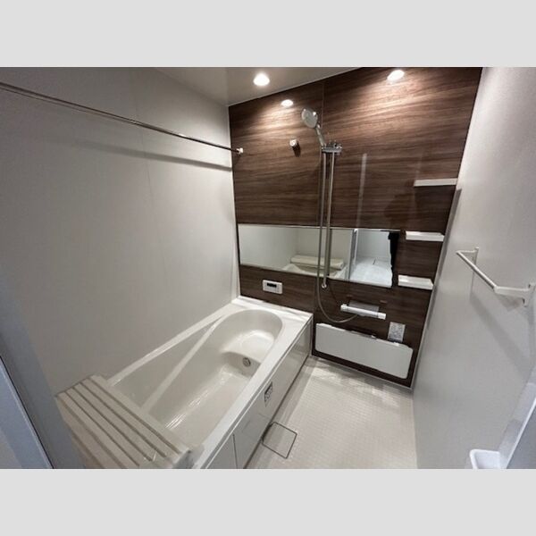 バス (追い焚き給湯機能付き浴室)